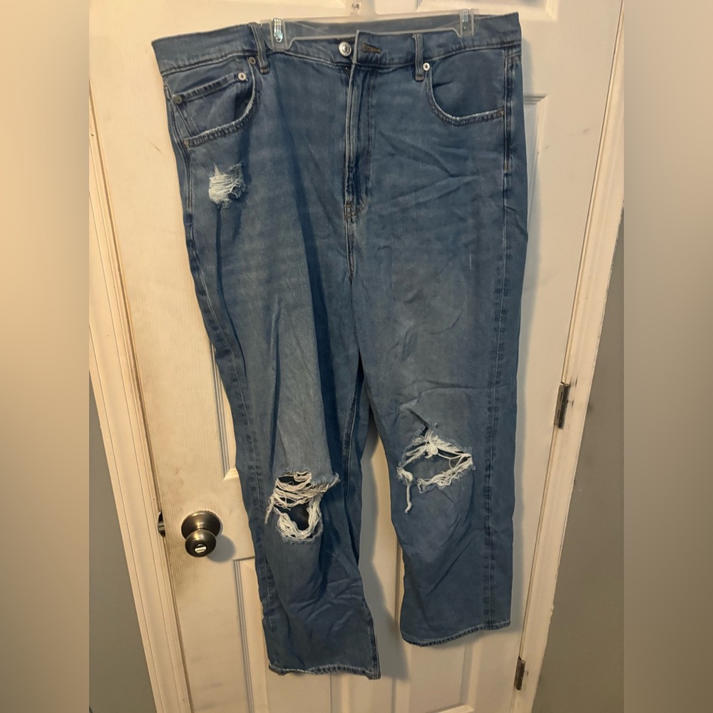 American Eagle Outfitters Light Blue Distressed Boyfriend Jeans